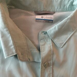 Columbia Men's Light Green Casual Shirt